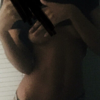 Jeune étudiante très cochonne cherche plan cul à 3 ou 4 sur Paris