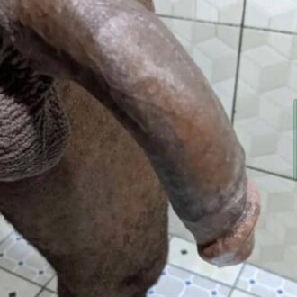 Jeune black à énorme bite cherche plans cul torrides sur Paris